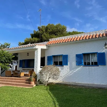 En Canos, Chimenea, Sin Coger Coche La Playa Y El Monte Los Canos De Meca
